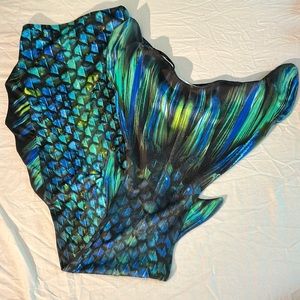 FinFun Atlantis mermaid tail cover, youth 12 (great condition)